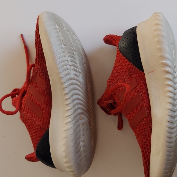 Youth Adidas Red Sneakers Sz. 1 - Picture 6 of 8